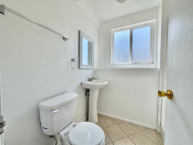 Building Photo - 9900 S Darin Dr