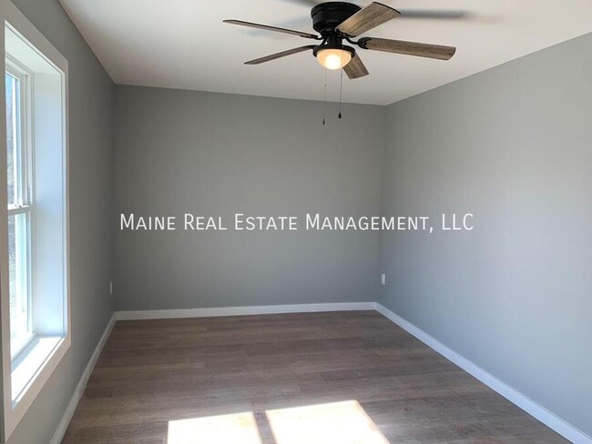 Building Photo - 599 Pine Tree Rd