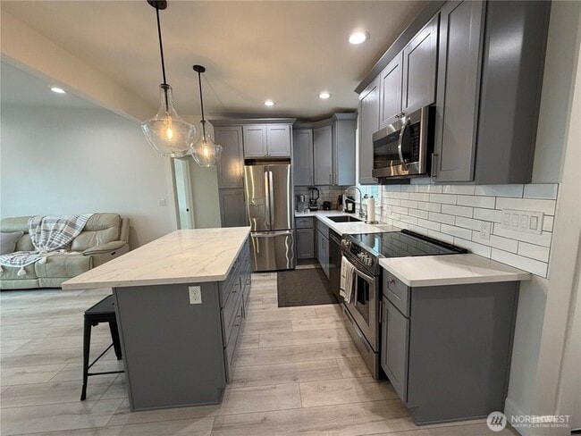 Building Photo - 3020 N 33rd St