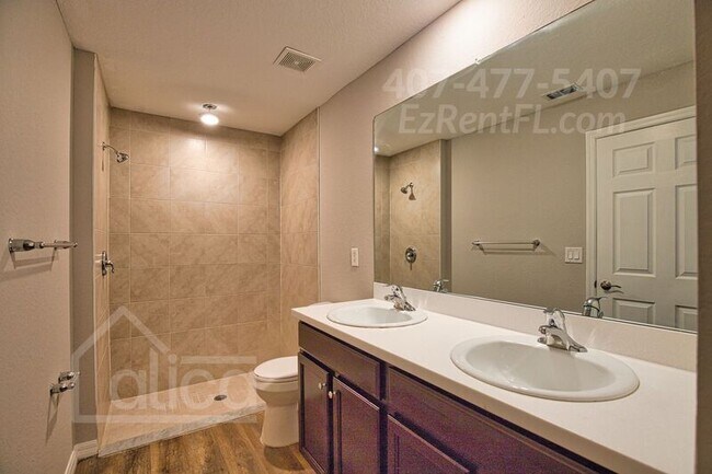 Building Photo - 121 Parish Dr