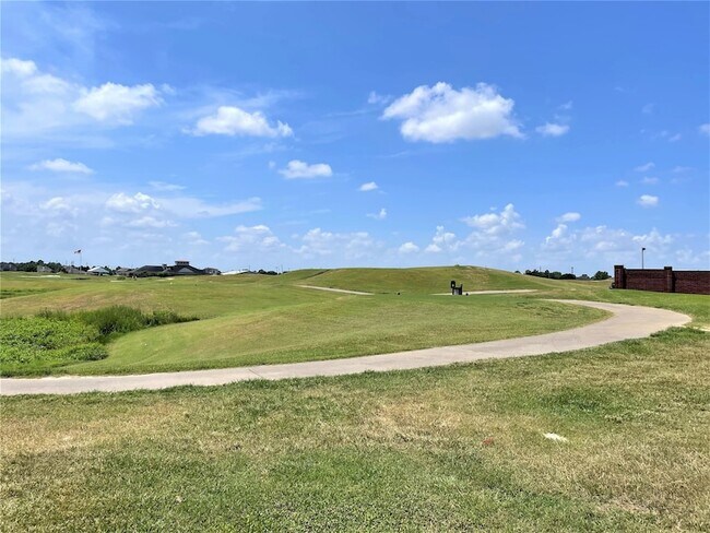 Building Photo - 16407 Stone Prairie Dr