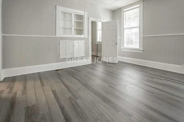 Building Photo - 2911 Beacon Ave