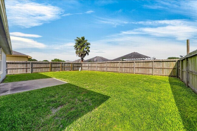 Building Photo - 2314 Blue Star Dr