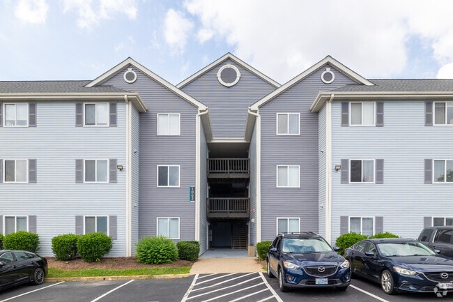 Building Entrance - The Hills Southview Apartments