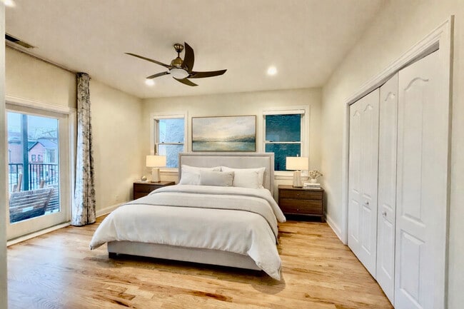 Building Photo - 3015 N Ashland Ave