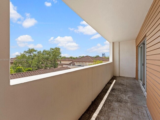 Building Photo - 2740 SW 28th Terrace