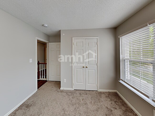 Building Photo - 1020 Ridgefield Circle