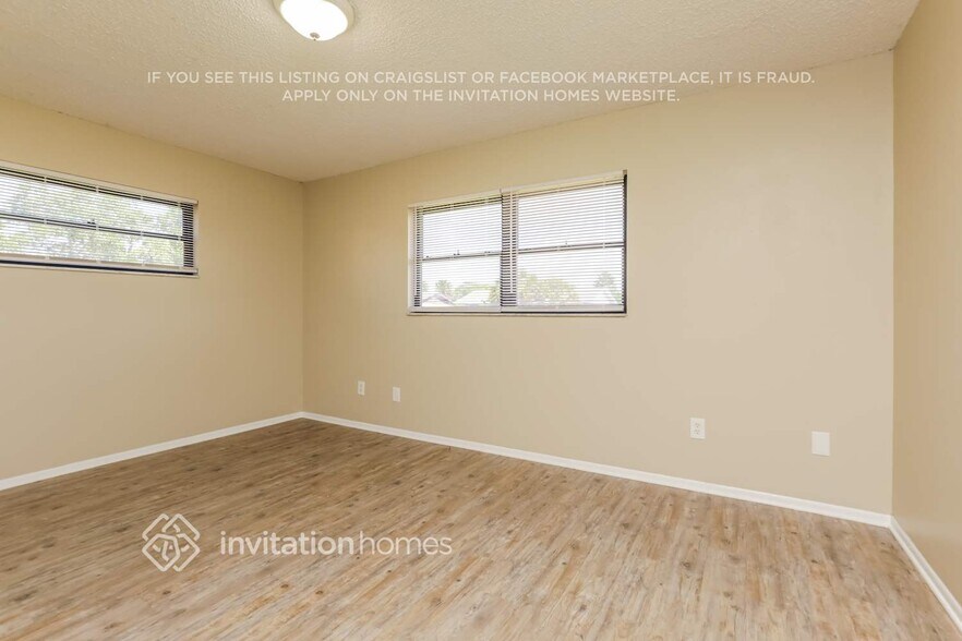 Building Photo - 10948 Tangora St