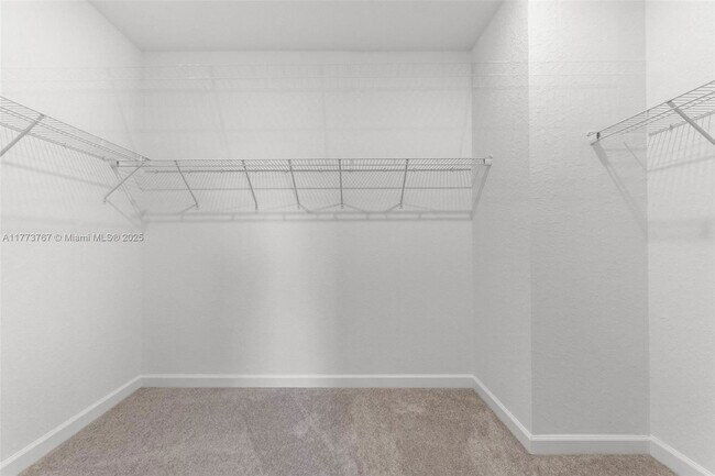 Building Photo - 2700 SE 23rd Ave