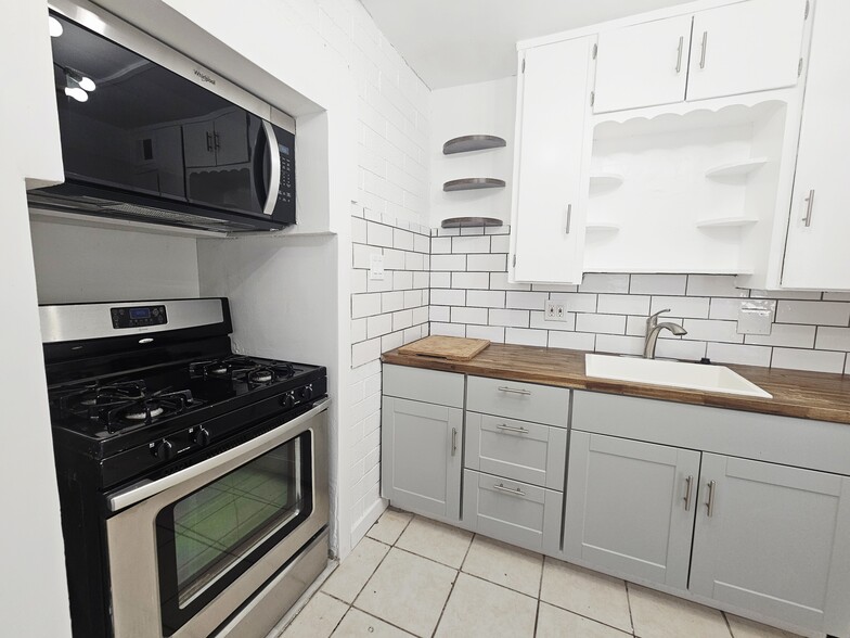 Building Photo - 1731 E Moreland St