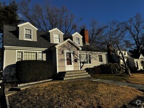 Building Photo - 25 Ludlow Manor