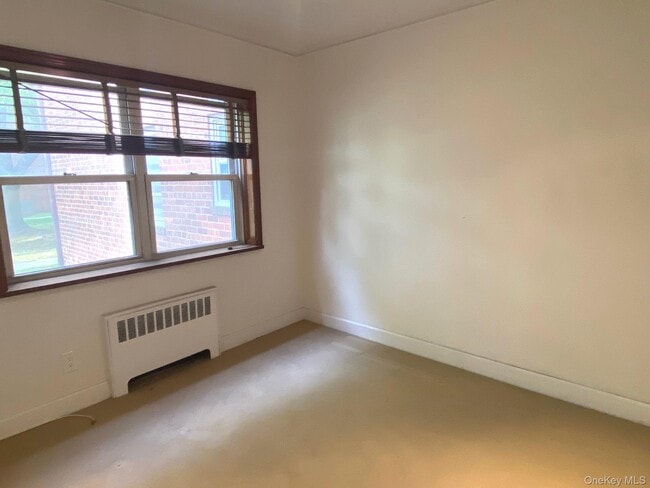 Building Photo - 330 Broadway