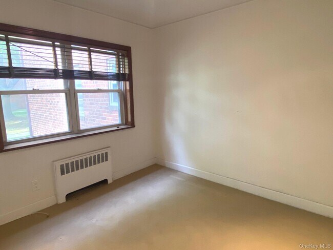 Building Photo - 330 S Broadway