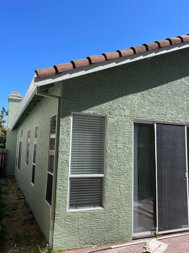 Building Photo - Beautiful 3/2 Elk Grove Home