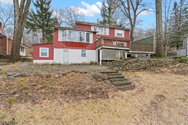 Building Photo - 13 S Shore Trail