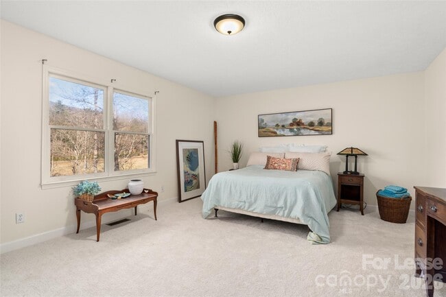 Building Photo - 73 The Old Run Rd