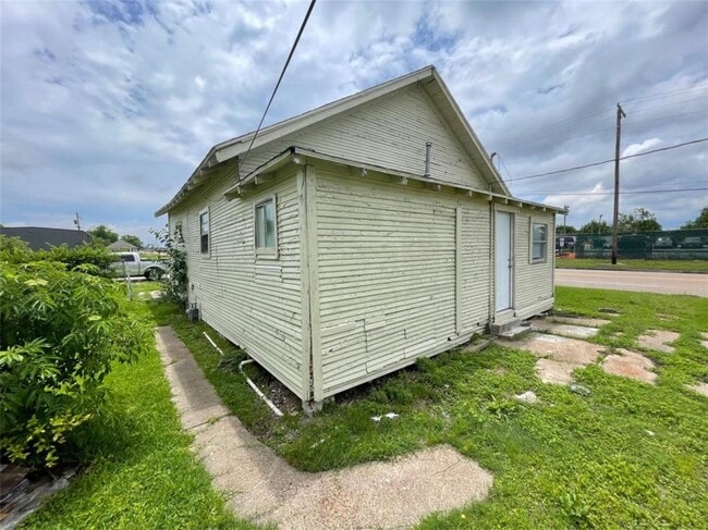 Building Photo - 501 14th St