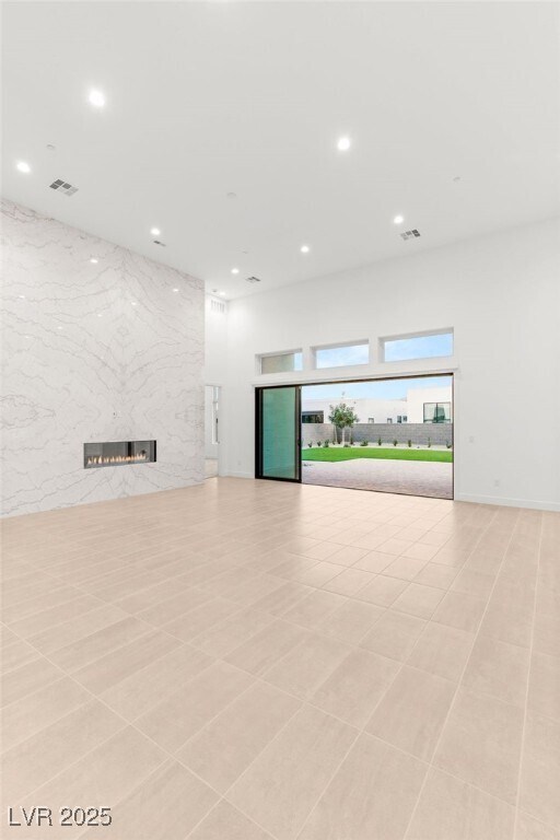 Building Photo - 10793 Vista Altura Ave