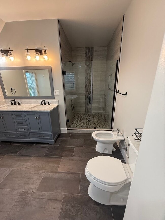 Building Photo - Newer Construction 2,500 Square Foot 3 Bedroom 2.5 Bathroom Fountaingrove House