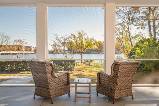Building Photo - Shorewood Cove