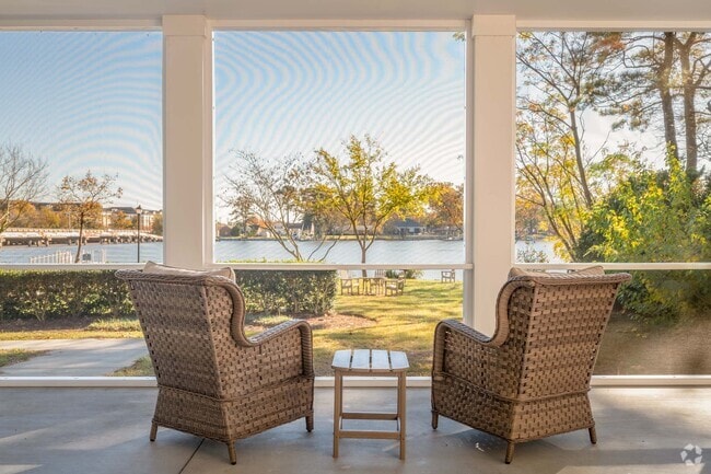 Building Photo - Shorewood Cove