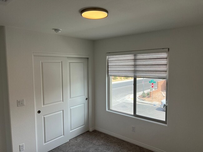 Building Photo - Beautiful 4-Bedroom Home in Desirable Highlands Ranch