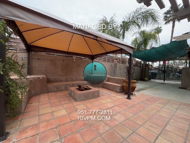 Building Photo - Charming 3-Bedroom Pool Home for Rent in R...