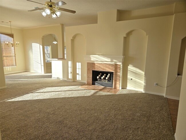 Building Photo - 2121 Crimson Lake Ln