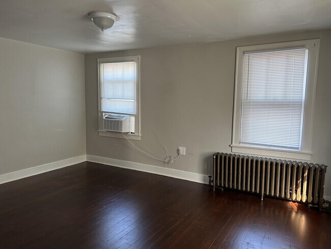 Building Photo - 712 S Cameron St