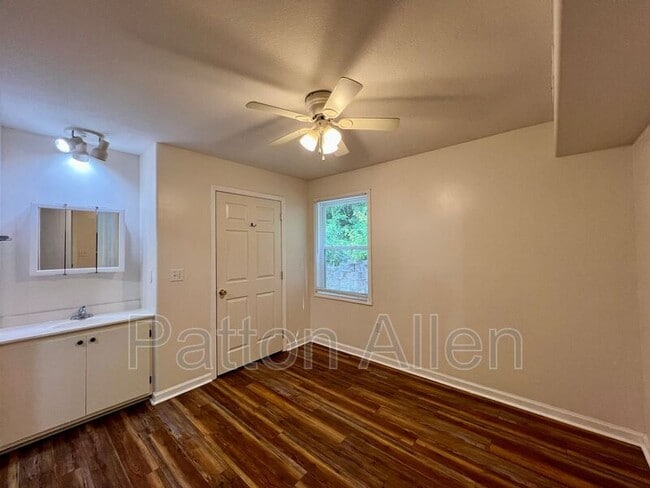 Building Photo - 133 Citadel Dr