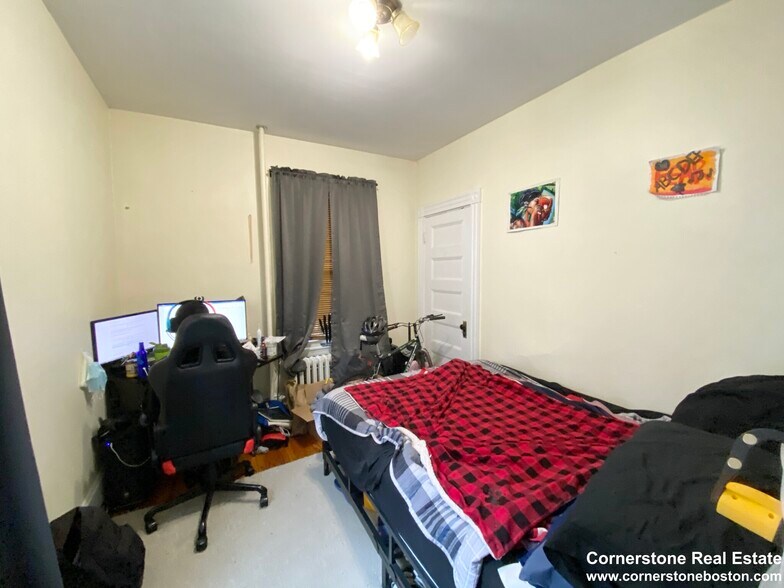 Building Photo - 12 Oswald St