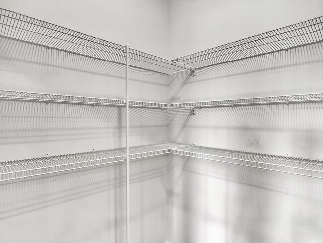 Building Photo - 7418 Tourmaline Dr