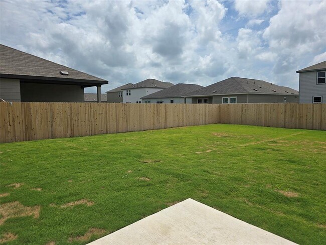 Building Photo - 145 Blazilmar Ln