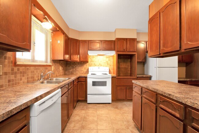 Building Photo - 1111 Wharton Manor Rd