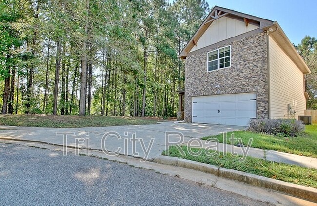 Building Photo - 111 Covington Terrace