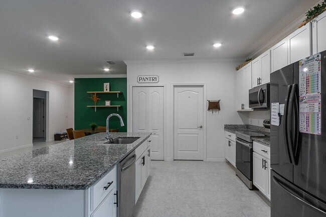 Building Photo - 15451 NW 121st Pl