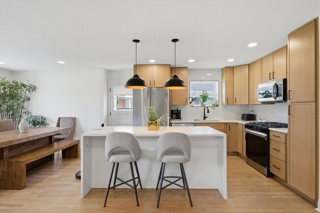 Building Photo - 9536 Tripp Ave
