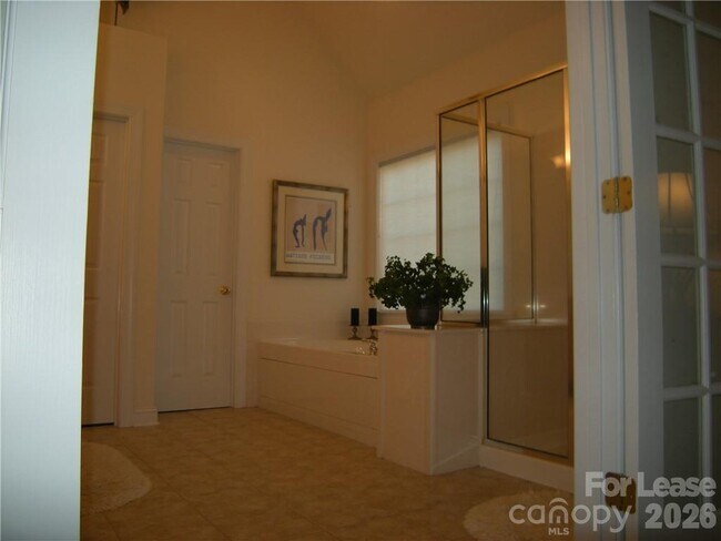 Building Photo - 10306 Gunnison Ln