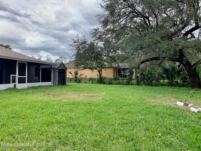 Building Photo - 890 Serenade St NW