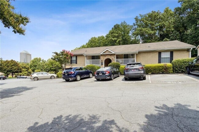 Building Photo - 3155 7 Pines Ct NW