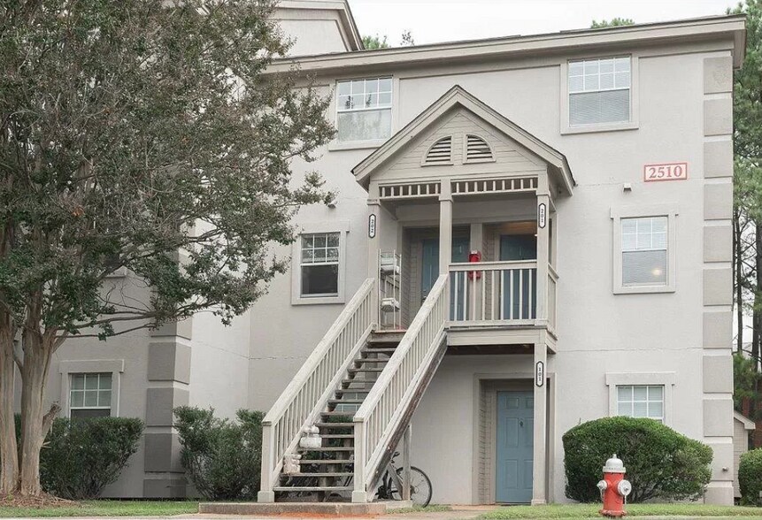 Building Photo - 2510 Avent Ferry Rd