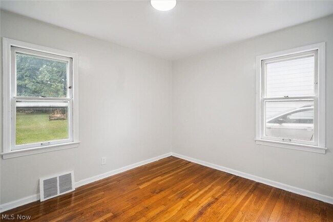 Building Photo - 5359 West Blvd