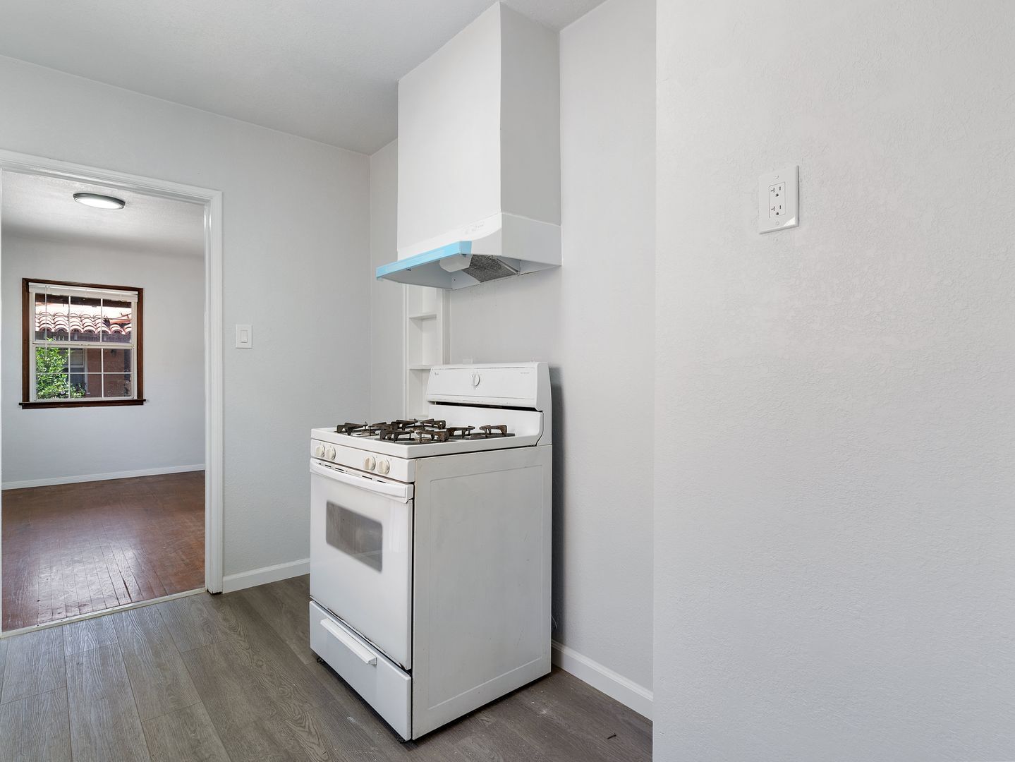 Building Photo - 801 St Louis Ave