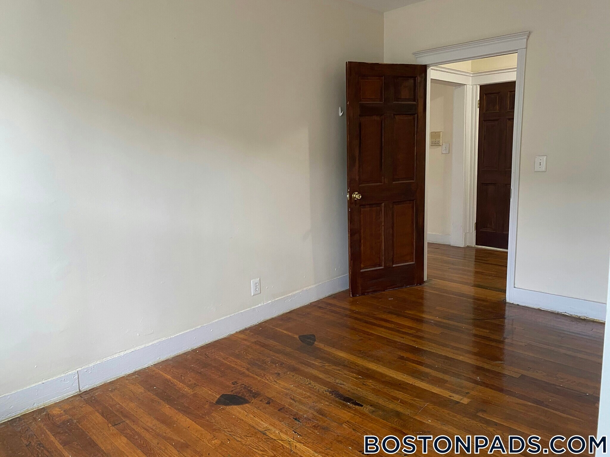 Building Photo - 248 Kelton St