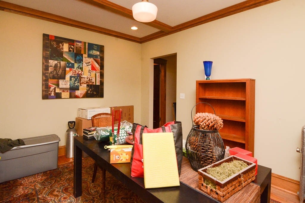 Building Photo - 1250 W Rosedale Ave