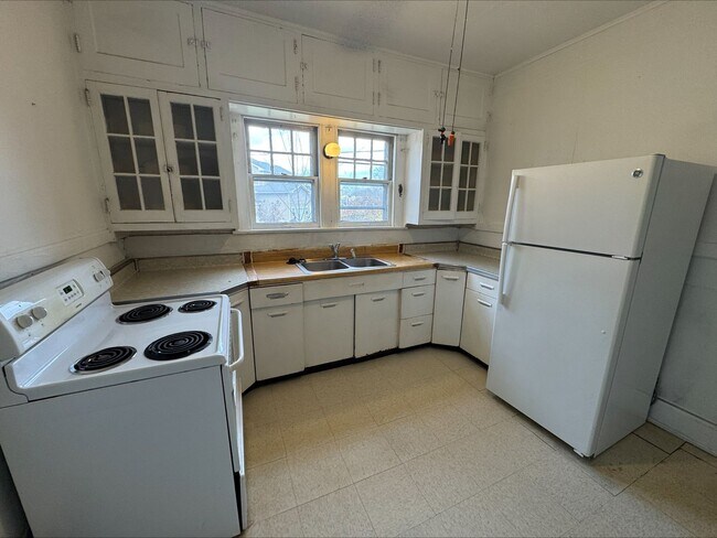 Building Photo - Now Available! 2 bedroom 1 bathroom in Chattanooga TN!
