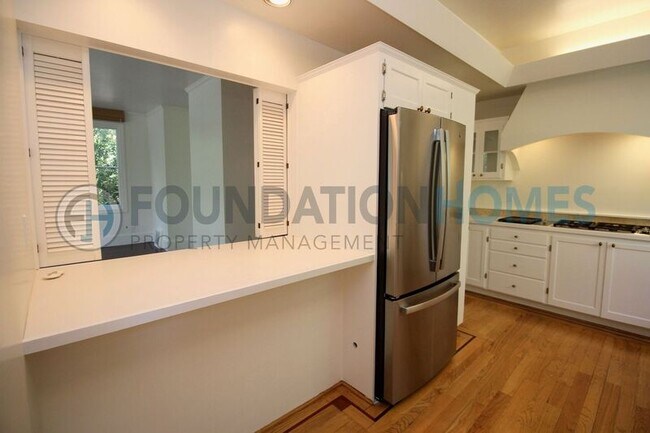 Building Photo - 115 Lagunitas Rd
