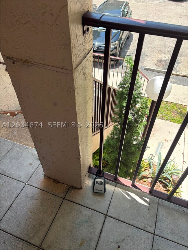 Building Photo - 13935 SW 93rd Ln