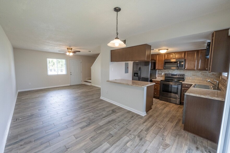 Building Photo - 2922 Ormond Ave