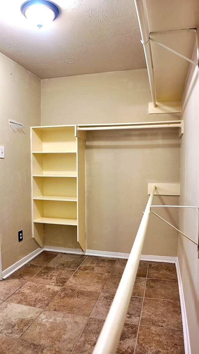 Building Photo - 3118 Flatwood Ct